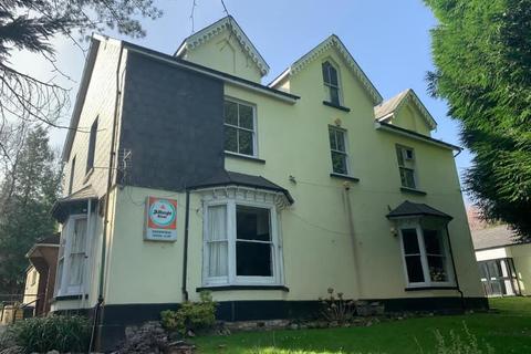 6 Greenway Drive, Griffithstown, Pontypool, NP4 5AZ