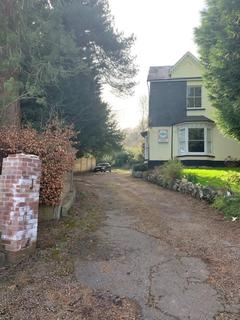 6 Greenway Drive, Griffithstown, Pontypool, NP4 5AZ