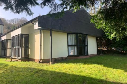6 Greenway Drive, Griffithstown, Pontypool, NP4 5AZ
