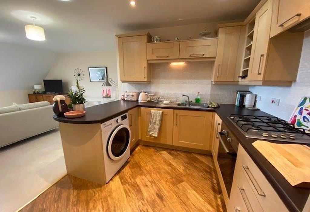 Kensington Oval, Lichfield 2 bed apartment £220,000