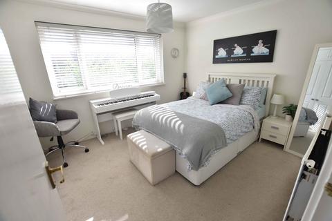 118 Beagle Close, Feltham, TW13 7DH