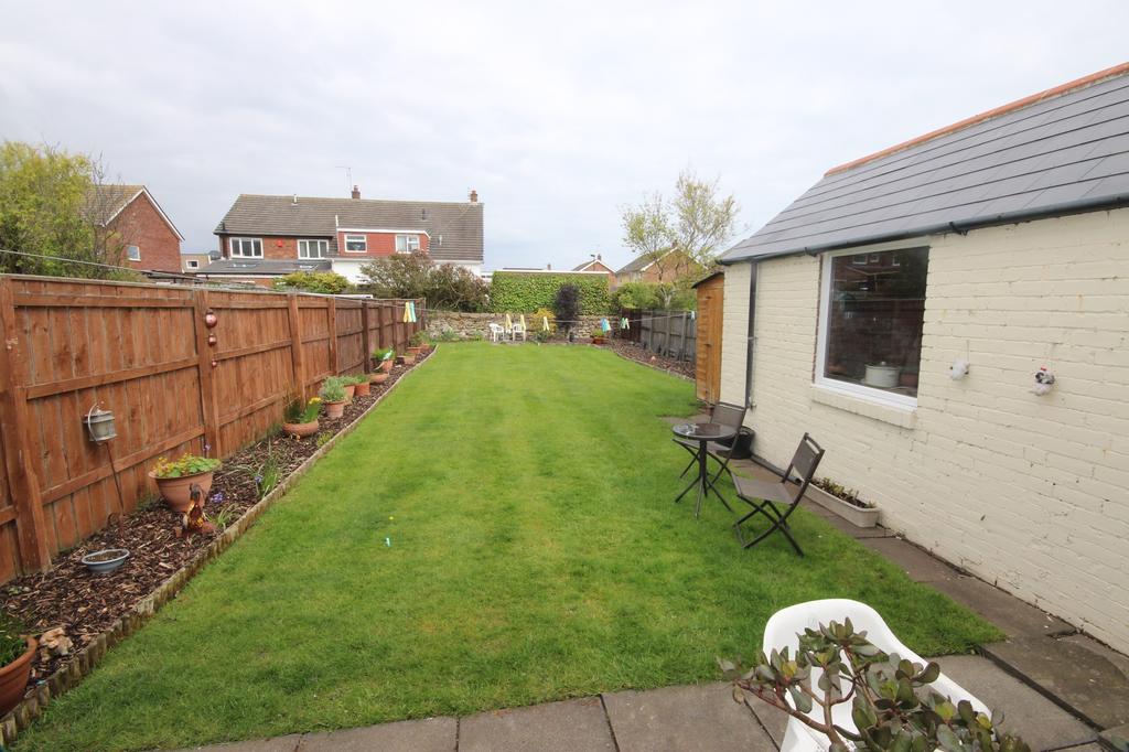 Links Avenue, Whitley Bay, Tyne & Wear, NE26 1TG 3 bed semidetached