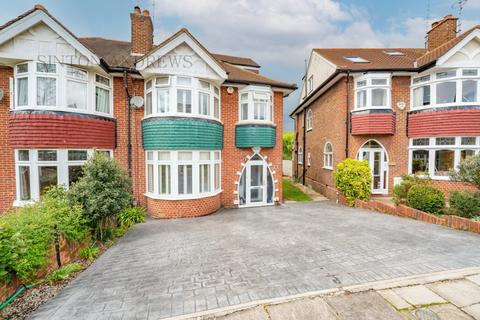 10 Ainsdale Road, London, W5 1JX