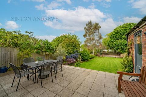 10 Ainsdale Road, London, W5 1JX
