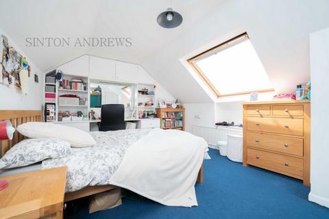 10 Ainsdale Road, London, W5 1JX