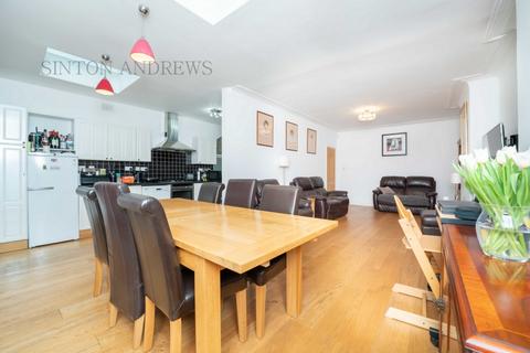 10 Ainsdale Road, London, W5 1JX