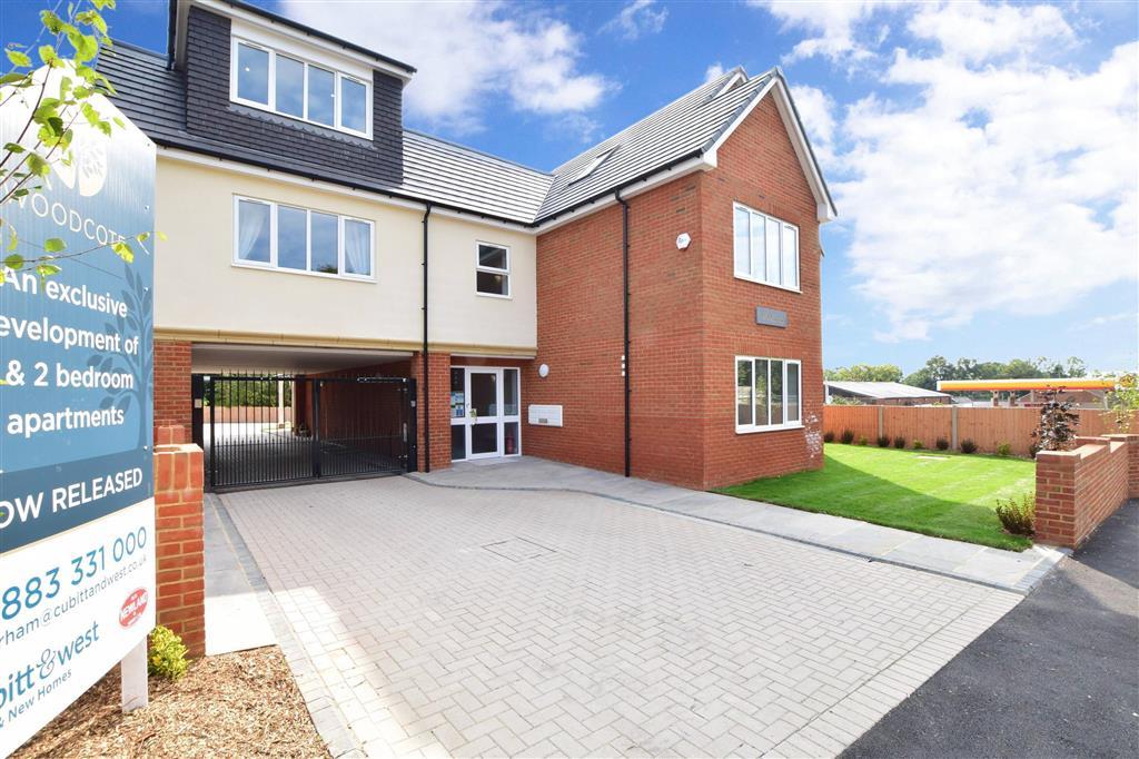 Woodcote, Eastbourne Road, Godstone, Surrey 2 bed ground floor flat for