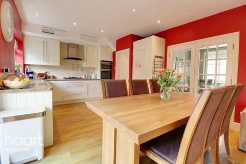 36 Norman Road, Hornchurch, RM11 1LN