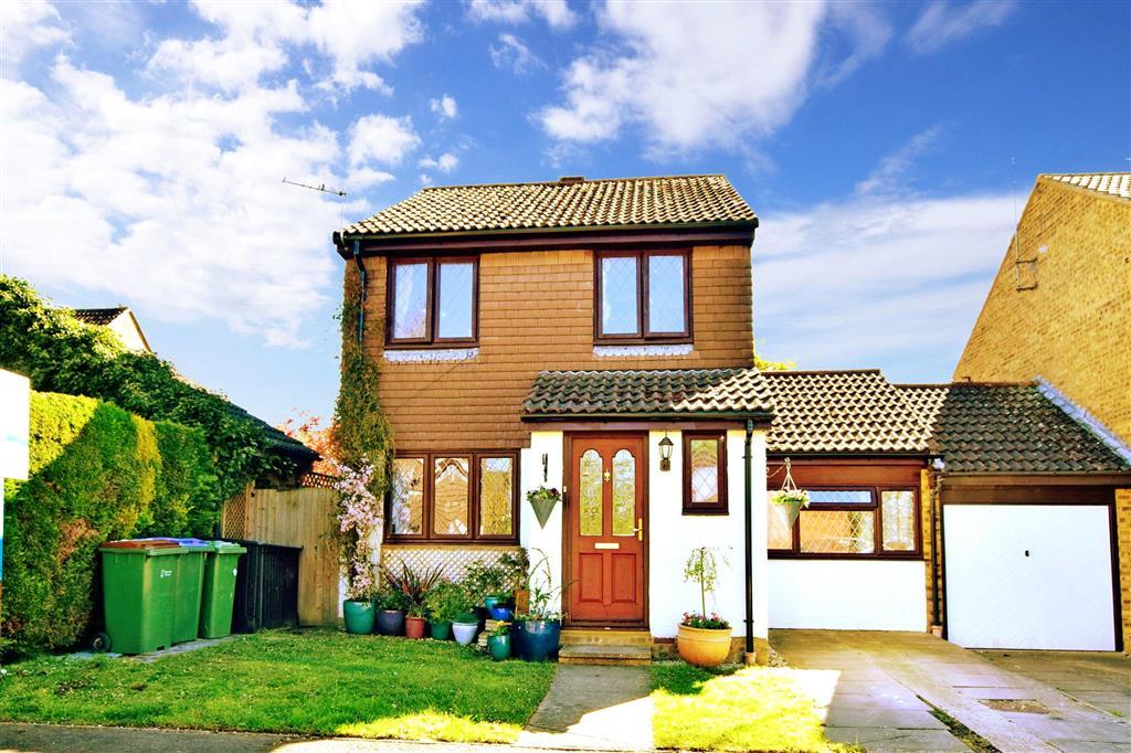Corfe Close, Southwater, Horsham, West Sussex 3 bed detached house £