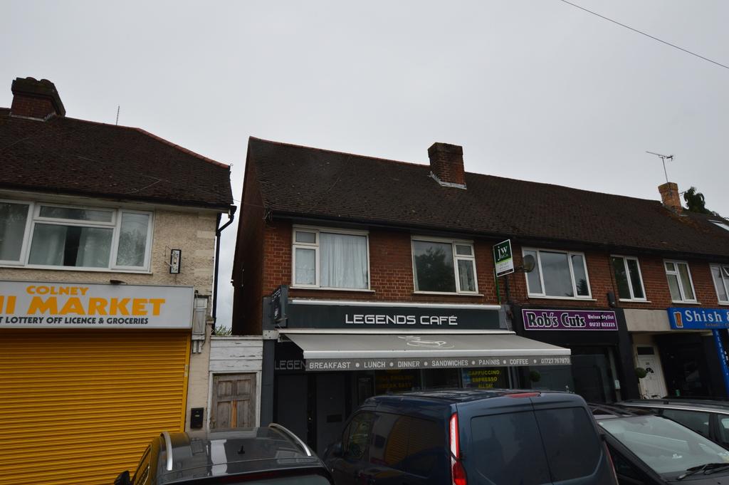High Street, London Colney, AL2 3 bed £975 pcm (£225 pw)