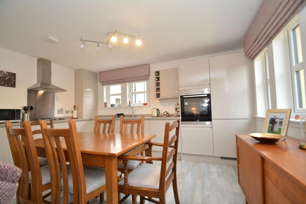 Flat 4, 22 Hunterhill Road, PAISLEY... 2 bed flat £157,000