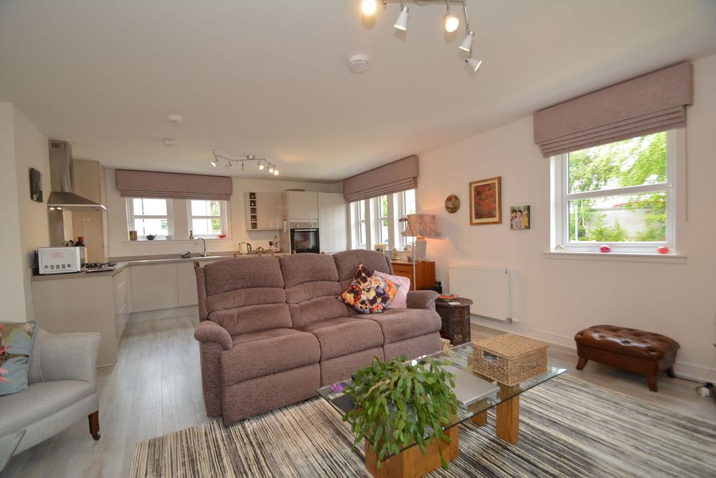 Flat 4, 22 Hunterhill Road, PAISLEY... 2 bed flat £157,000