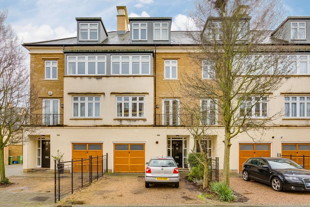 Kelsall Mews, Kew, Surrey, UK, TW9 5 bed house £5,750 pcm (£1,327 pw)