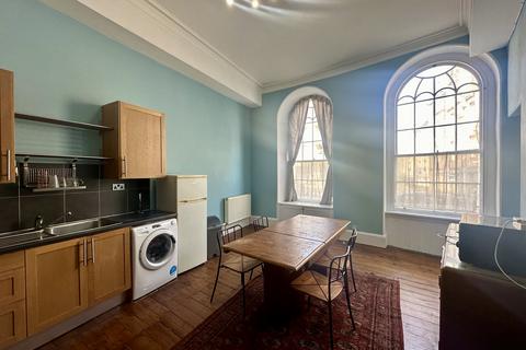 2 bedroom flat to rent, Huntly Street, Edinburgh  EH3