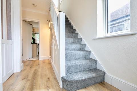 undefined, Aldershot Road, Guildford