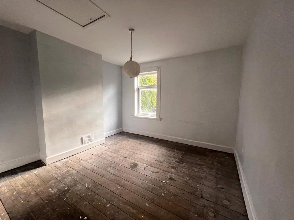 Bedroom 2 (Rear)