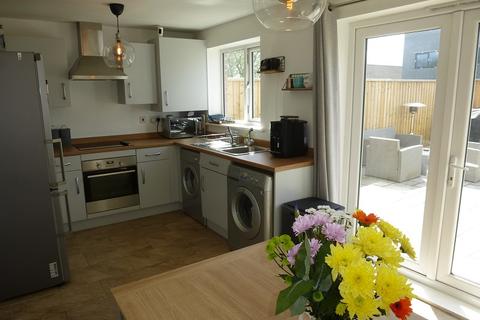 17 Bro Eithin, Cefneithin, Llanelli, SA14 7AZ
