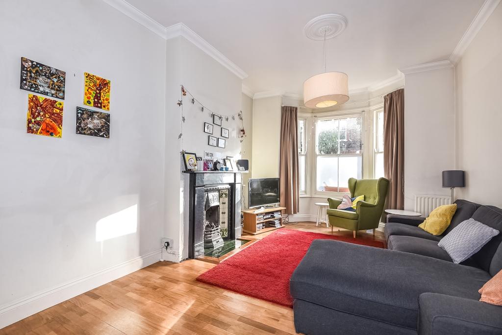 Camborne Road Southfields SW18 4 bed house £2,500 pcm (£577 pw)