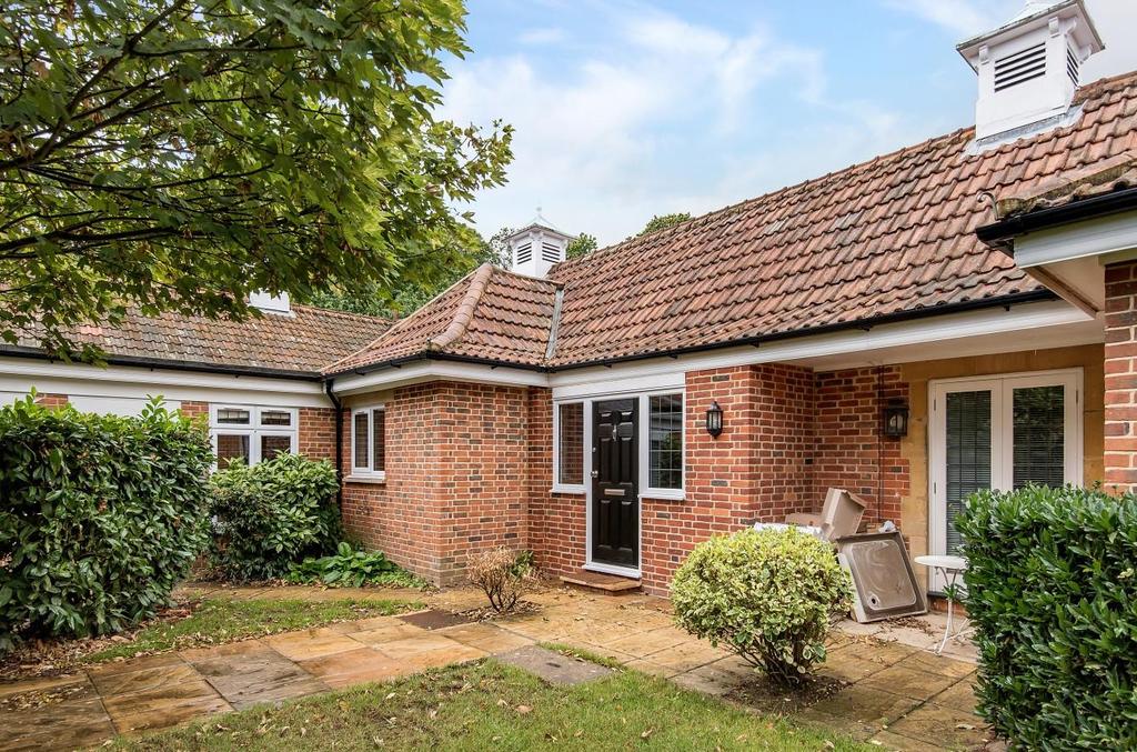 Windsor Forest Court, Mill Ride, Ascot, Berkshire, SL5 4 bed flat £2,600 pcm (£600 pw)