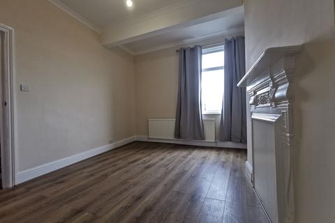 2 bedroom apartment to rent, High Road Willesden Green  NW10 2PP