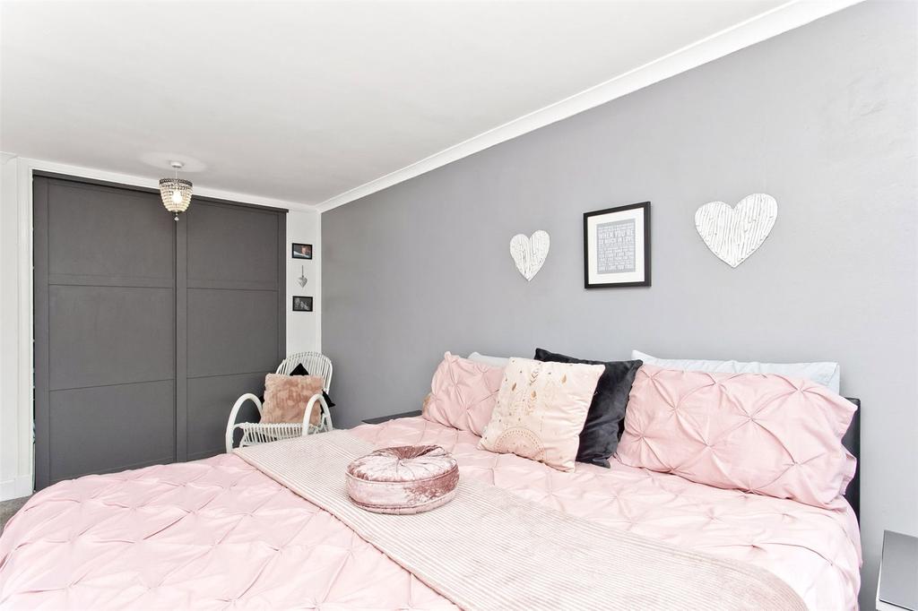 Bedroom 1 Pic2