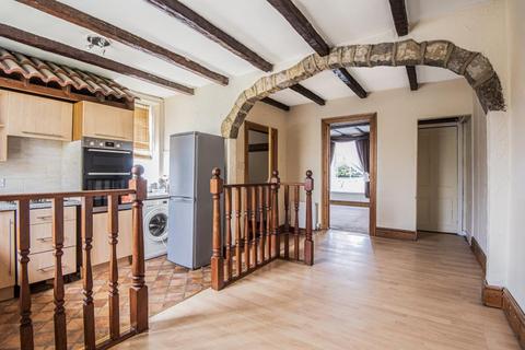 110 Long Row, Horsforth, Leeds, LS18 5AT