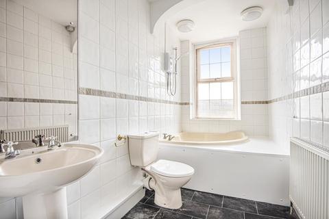 110 Long Row, Horsforth, Leeds, LS18 5AT