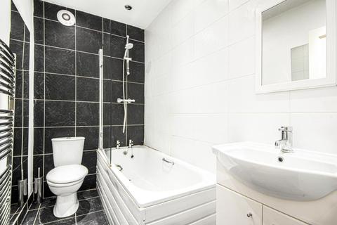 110 Long Row, Horsforth, Leeds, LS18 5AT