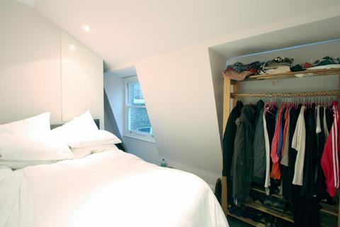 2 bedroom apartment to rent, Kings Head Yard, London, SE1