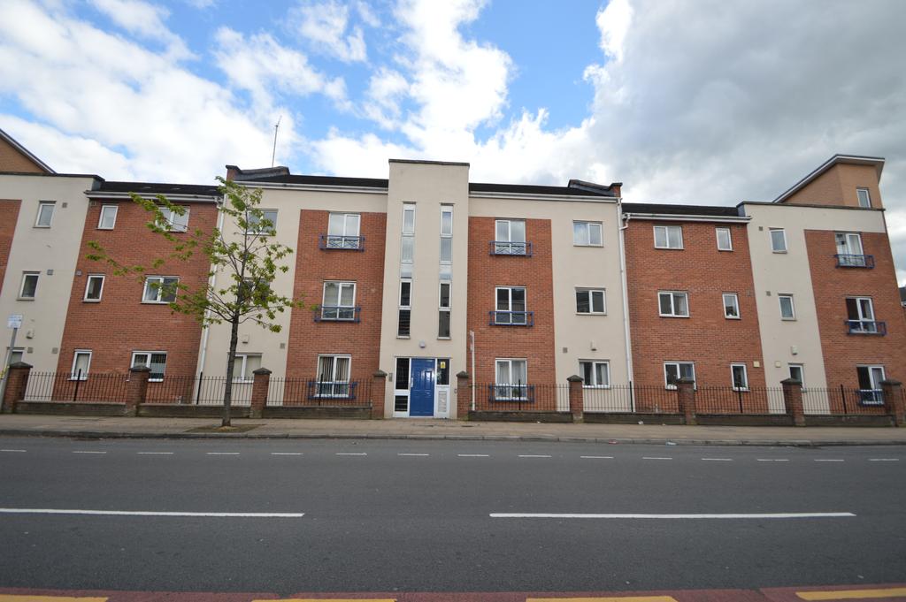 Stretford Road, Hulme, Manchester M15 2 bed flat for sale £125,000