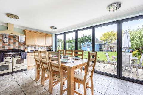 13 Burnetts Road, Windsor, SL4 5PN