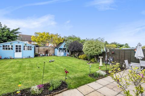 13 Burnetts Road, Windsor, SL4 5PN