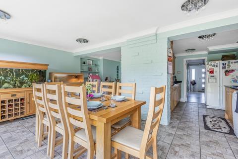 13 Burnetts Road, Windsor, SL4 5PN