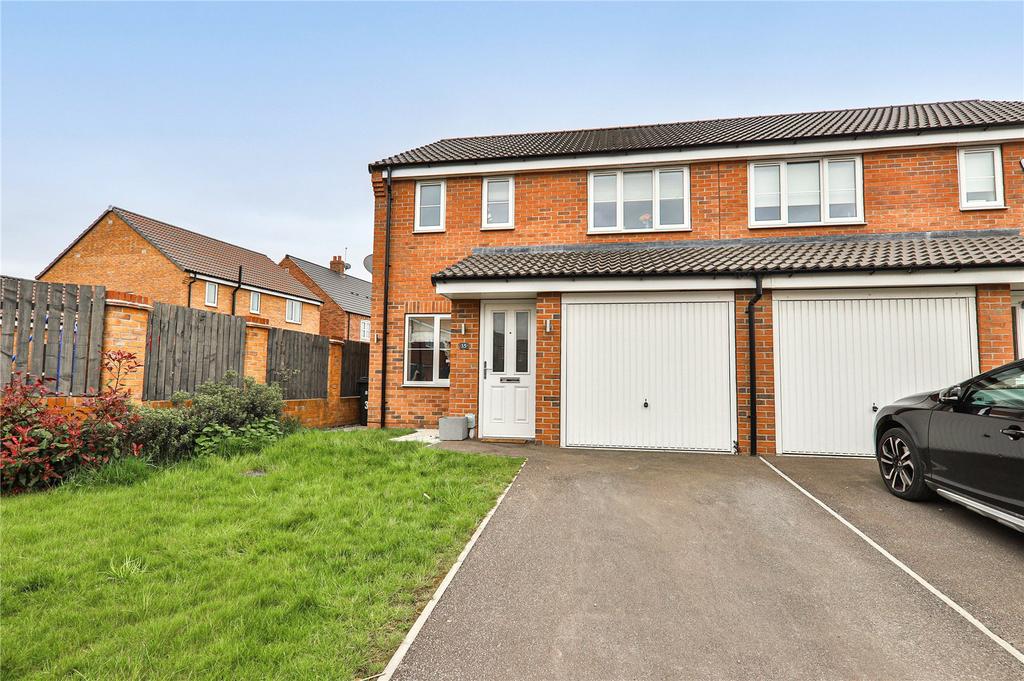 Brockwell Park, Kingswood, Hull, HU7 3 bed semidetached house £170,000