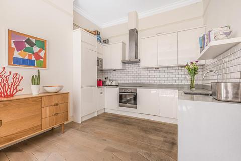 Flat 2, 70 Thicket Road, London, SE20 8DR
