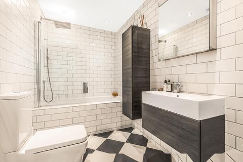 Flat 2, 70 Thicket Road, London, SE20 8DR