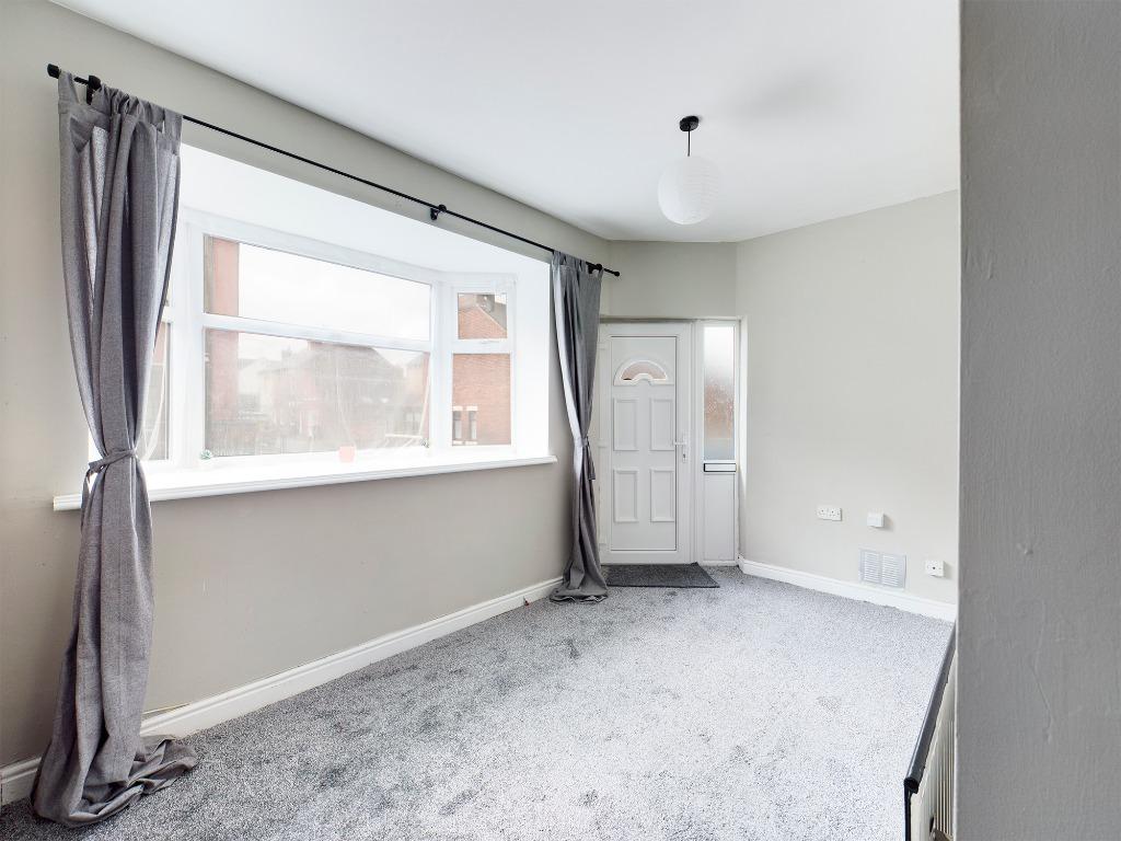 Dartmouth Street, Burslem, StokeonTrent, ST6 2 bed flat £70,000