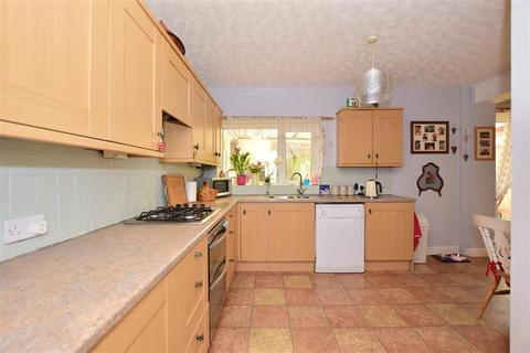 6 Arthur Road, Gillingham, ME8 9BT
