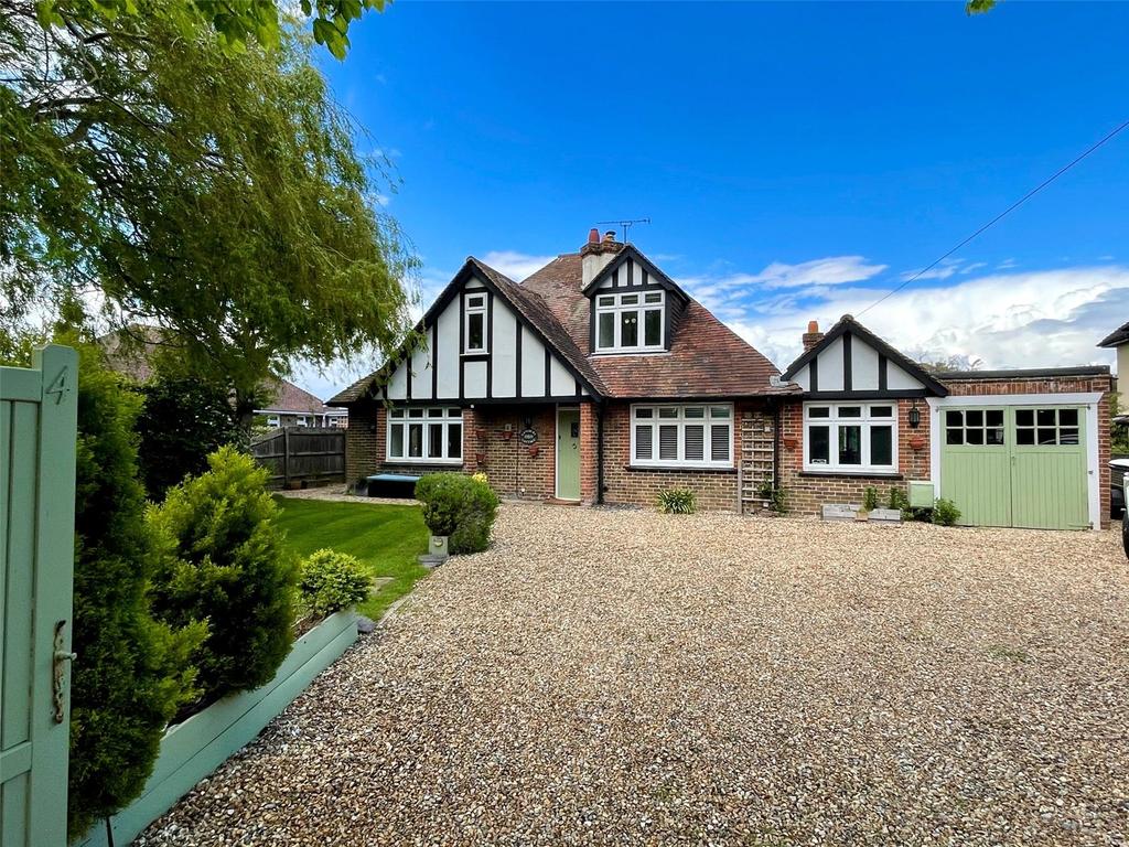 Langbury Lane, Ferring, Worthing, BN12 4 bed bungalow £600,000