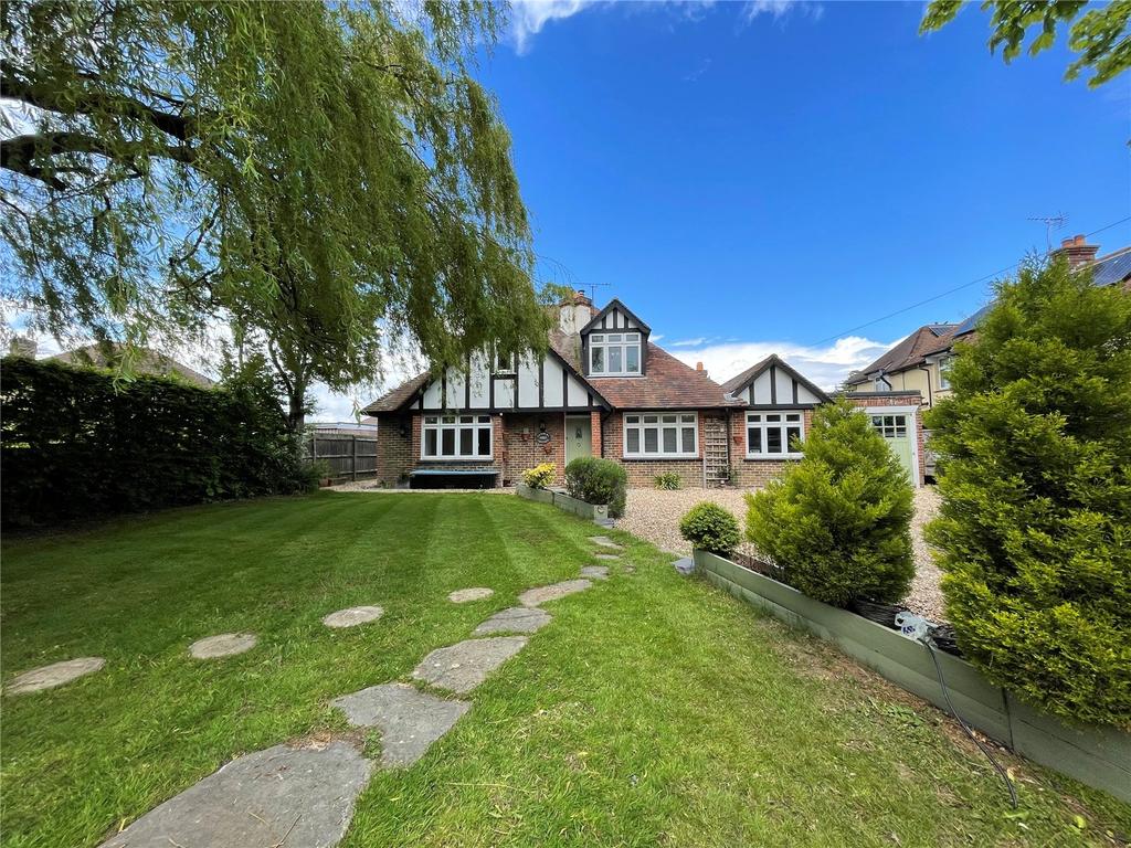 Langbury Lane, Ferring, Worthing, BN12 4 bed bungalow £600,000