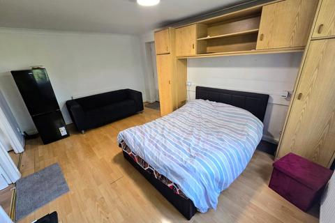 undefined, David Close, Harlington, Greater London, UB3