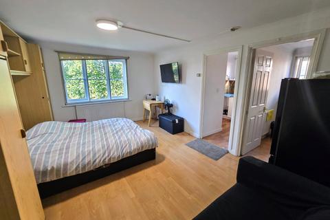 undefined, David Close, Harlington, Greater London, UB3