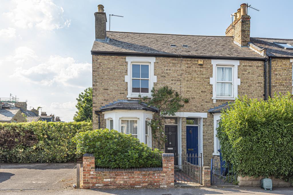 Leopold Street, East Oxford, OX4 2 bed end of terrace house £1,700 pcm (£392 pw)