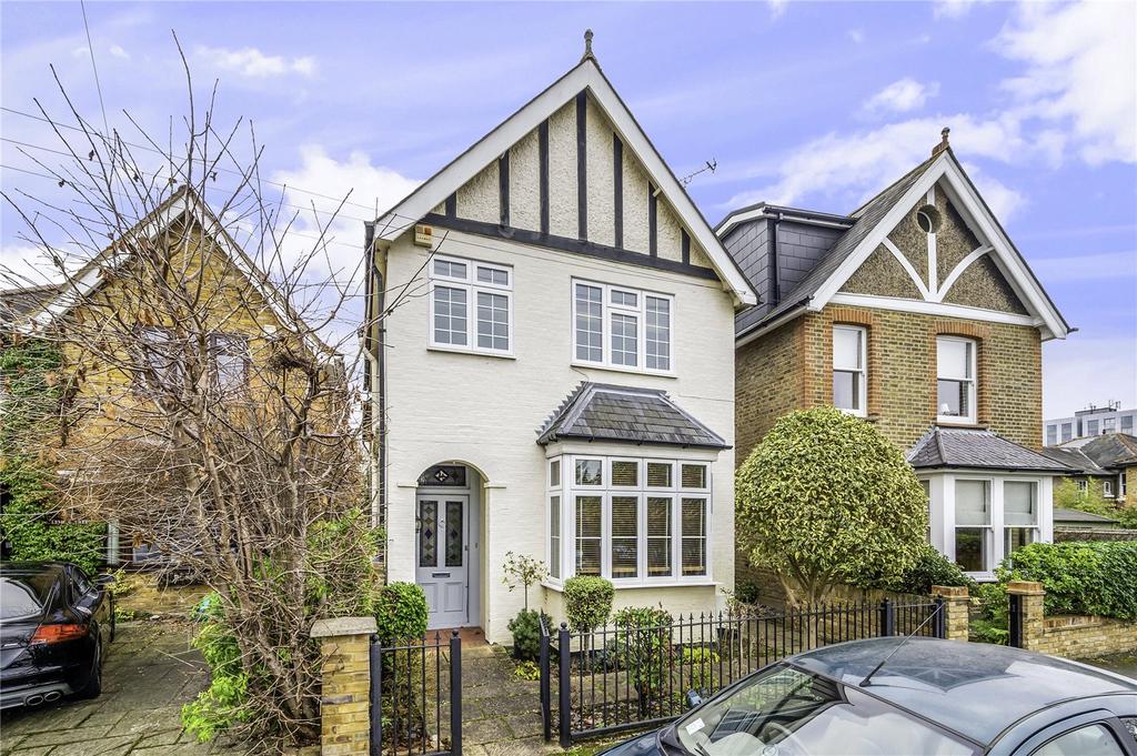 Dale Road, WaltononThames, Surrey, KT12 4 bed detached house £850,000