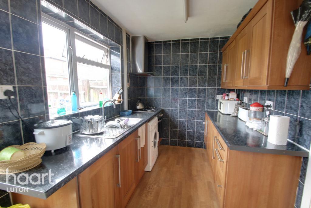Denbigh Road, Luton 3 bed terraced house £310,000