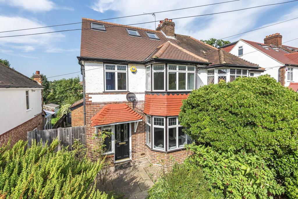 Leamington Avenue, Bromley 4 bed end of terrace house £635,000