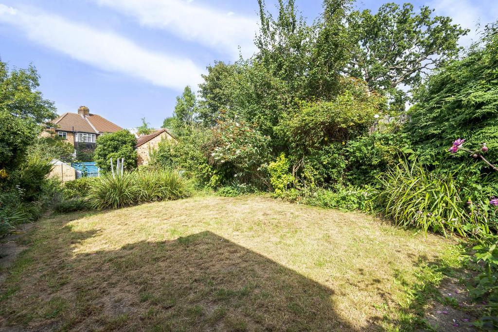 Leamington Avenue, Bromley 4 bed end of terrace house £635,000