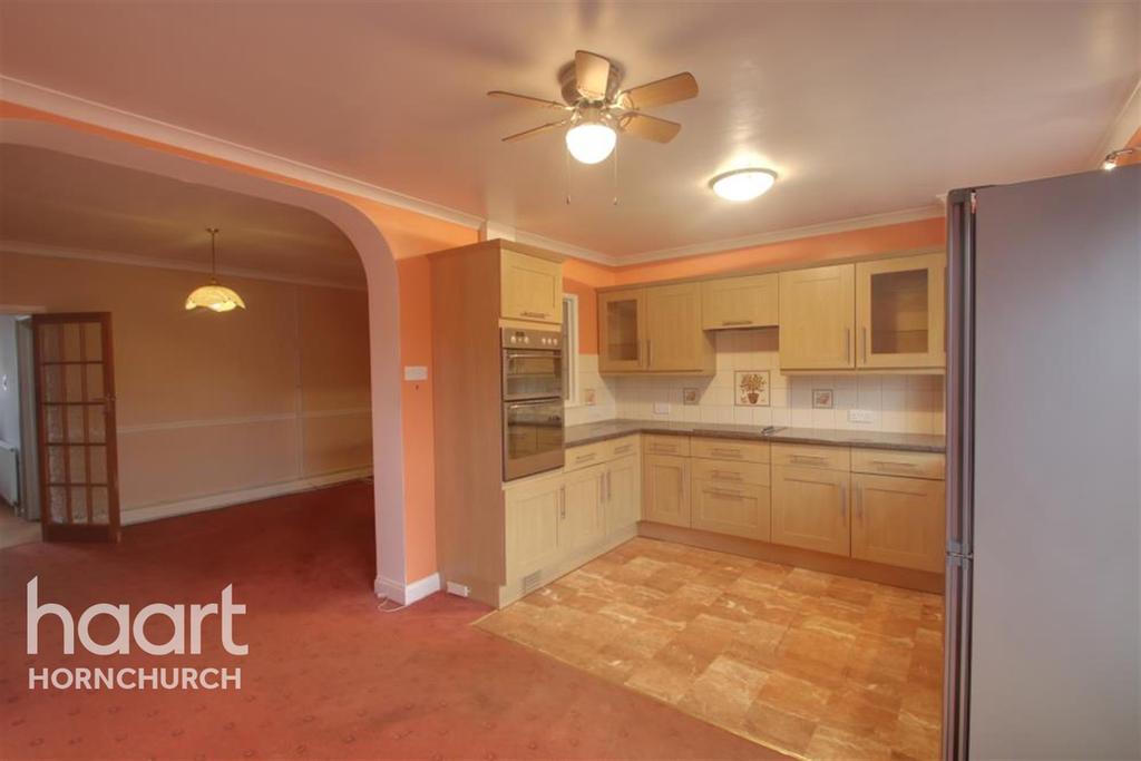 Balmoral Road, Hornchurch, RM12 3 bed semidetached house £1,600 pcm