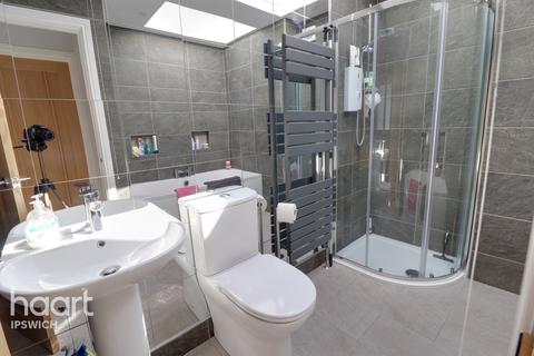 12 Leggatt Drive, Bramford, Ipswich, IP8 4ET