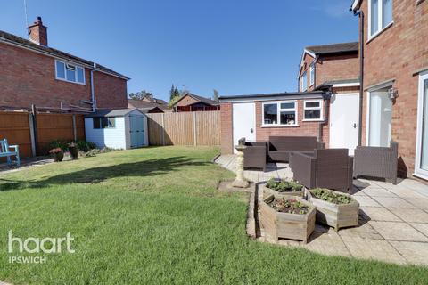 12 Leggatt Drive, Bramford, Ipswich, IP8 4ET